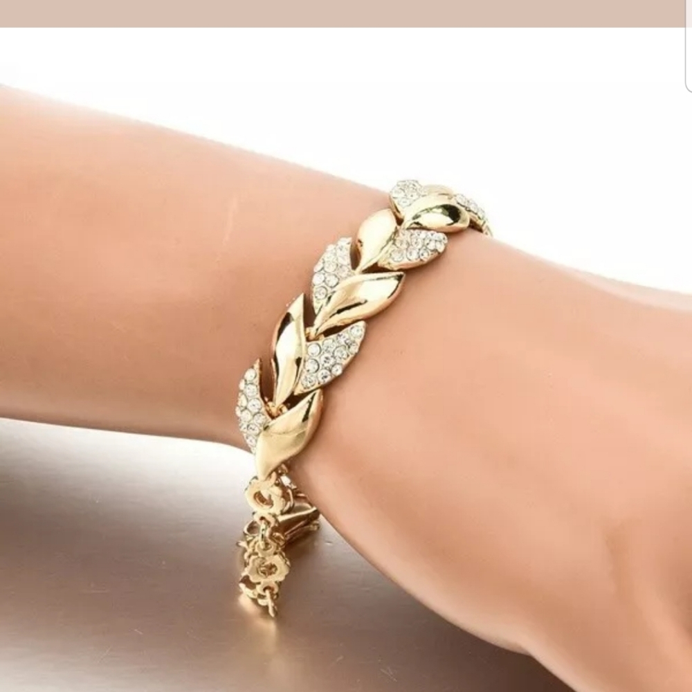 WOMEN CRYSTAL RHINESTONE GOLD TENNIS Bracelet - Picture 5 of 5